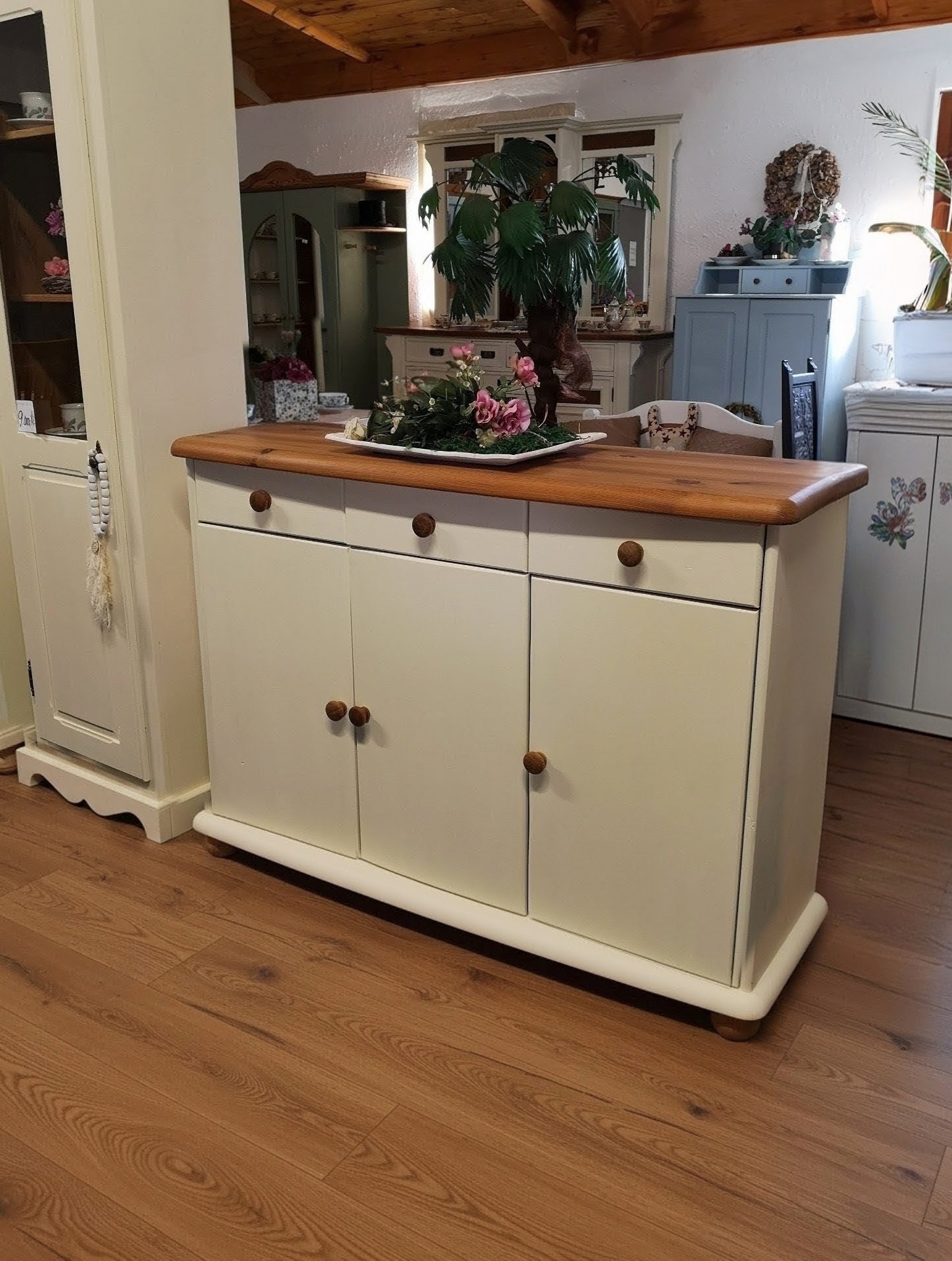 homeai1772468197479~2_edit_2192209468810279